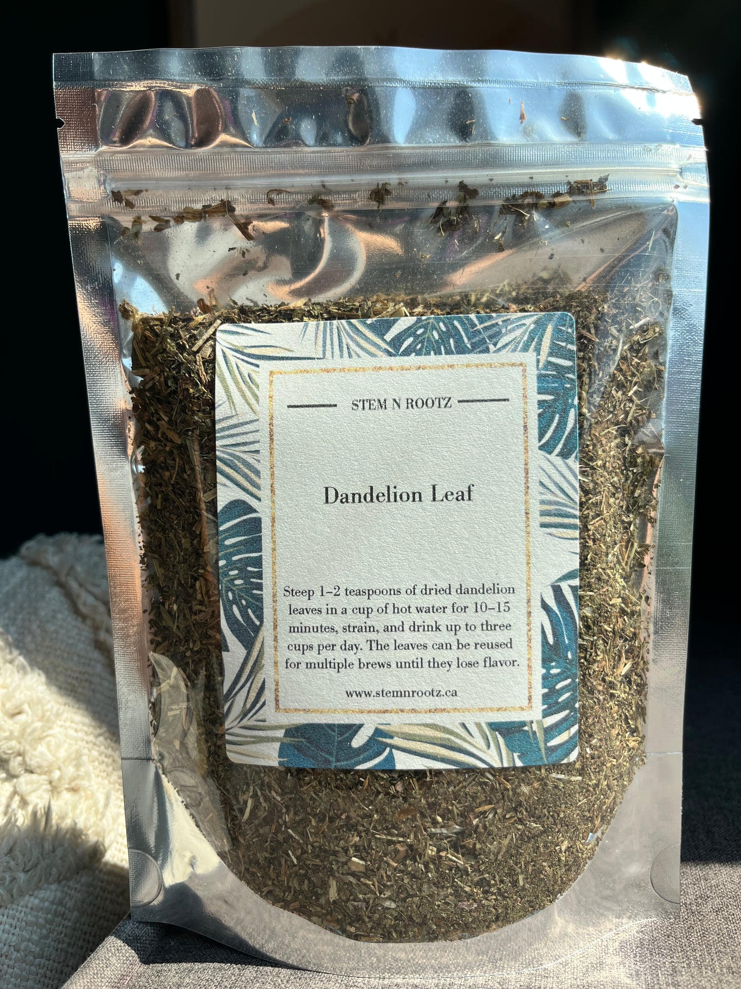 Dandelion leaf loose leaf herbal tea in resealable 2oz pouch