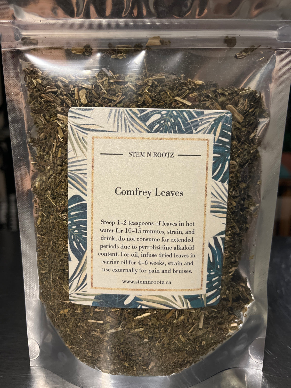 Stem n Rootz – Comfrey Leaves loose leaf herbal tea in resealable 2oz pouch