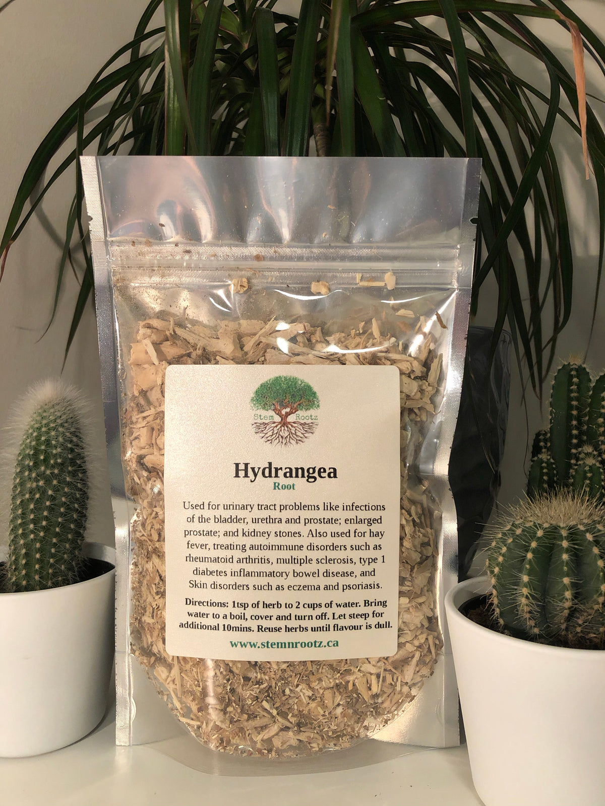 Hydrangea root loose leaf herbal tea in resealable 3oz pouch