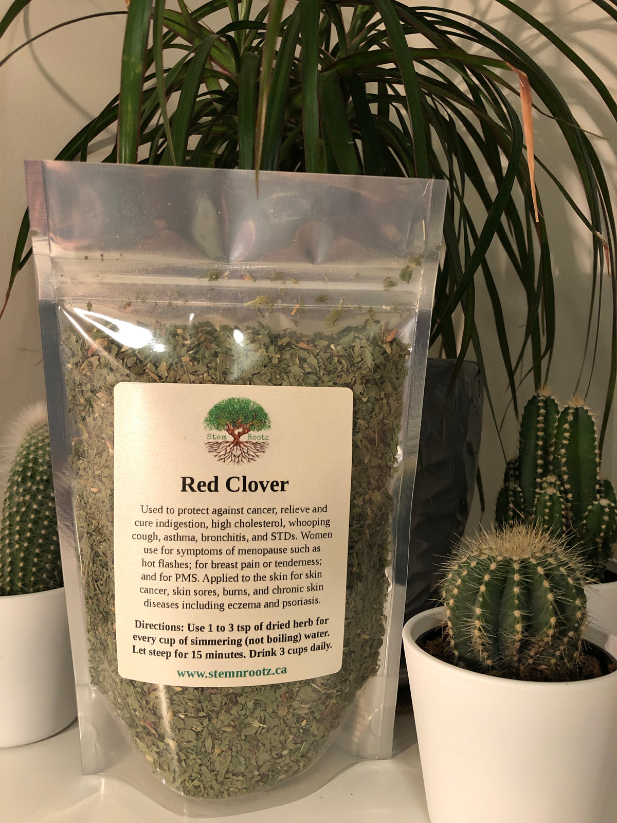 Red clover loose leaf herbal tea in resealable 1.5oz pouch